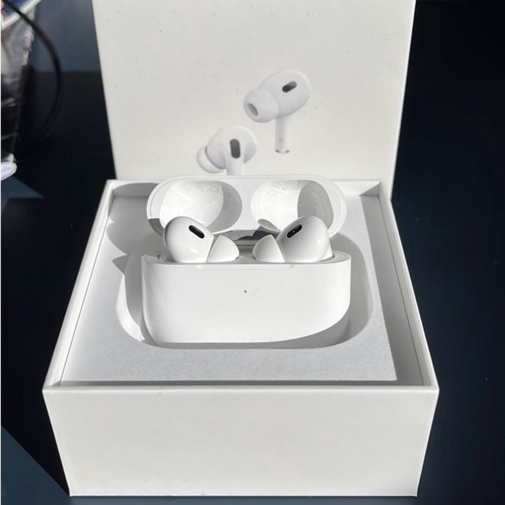 White Wireless Earbuds with Charging Case